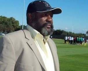 Tataw Stephen déshabille Joseph Antoine BELL