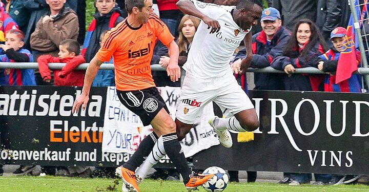Zoua buteur, Bâle en huitième
