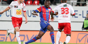 Zoua marque, Bâle prend la tête