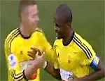 VIDEO : d’une frappe splendide, Eto’o nettoie la lucarne du but russe !