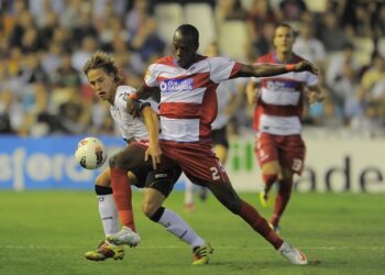 Allan Nyom et son passeport Camerounais