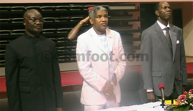 Le gouvernement reclame des têtes