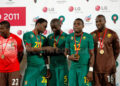 Avec la médaille d'or du vainqueur. De G à D: Efala, Mandjeck, Nounkeu, Bedimo, Ndy Assembé