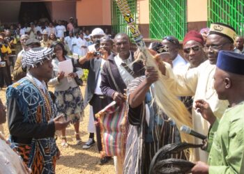 Landry Nguemo anobli par les chefs