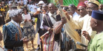 Landry Nguemo anobli par les chefs