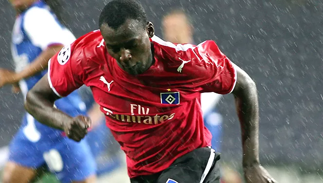 Karlsruhe : Atouba en approche