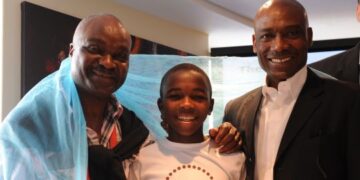 Roger Milla tacle Joseph Antoine Bell