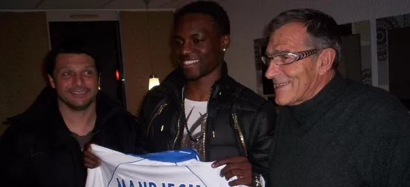 Mandjeck à l’AJA: histoire d’un transfert