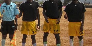 Aigle et son accoutrement archaïque