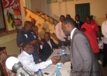 Caïman il est 6 heures. Ah bon ?