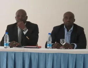 Fécafoot: guerre contre la double identité