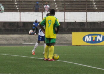 Elite One: Astres et Renaissance, dos-à-dos