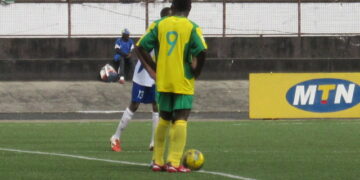 Elite One: Astres et Renaissance, dos-à-dos