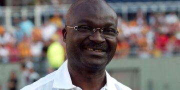 L&rsquo;étoile d&rsquo;or du mouvement olympique décernée à Roger Milla