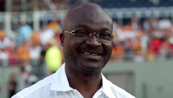 L&rsquo;étoile d&rsquo;or du mouvement olympique décernée à Roger Milla