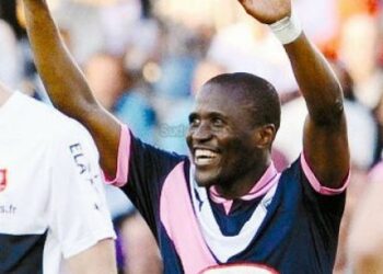 Enorme but de Landry Nguemo