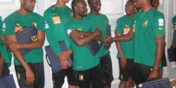 Matip de retour, Banana en attente