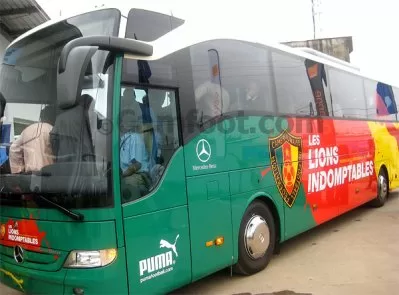 Le bus des Lions caillassé