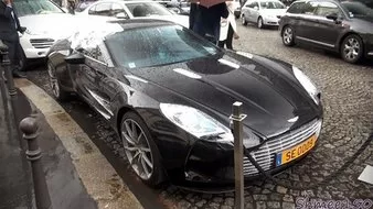Potin de Star: La Aston Martin de Eto&rsquo;o en panne à Paris