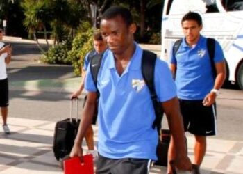 Malaga: Olinga dans la cour des grands