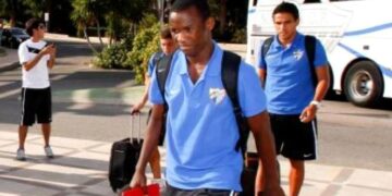 Malaga: Olinga dans la cour des grands