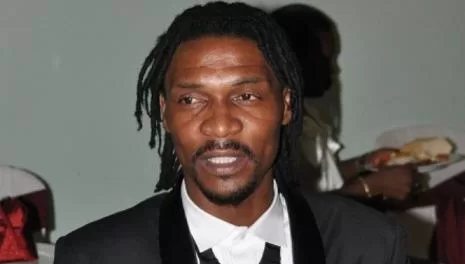 Iya et Song veulent recruter à l’étranger