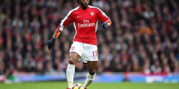 Song: «Je suis toujours à Arsenal»