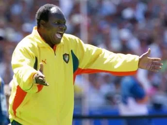 Lions: JP Akono et son bâton de pèlerin