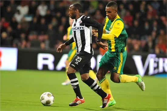 Almelo: doublé de Willie Overtoom