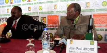 Iya souhaite une bonne chance à Akono