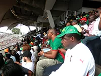 Analyse: Akono et ses vieux