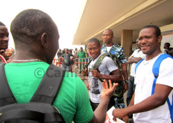 Camfoot: Au tour des militaires