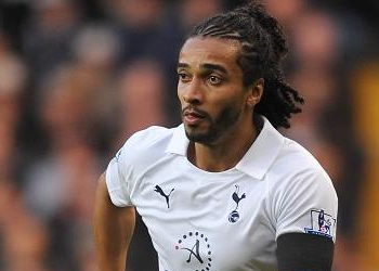 Akono fait les yeux doux à Ngog et Assou-Ekotto