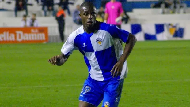 Sporting KC signs defender Yann Songo’o