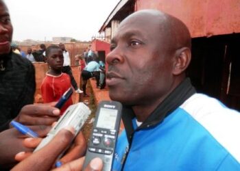 Etoundi, Likouba, Njili Ndengue au micro de Camfoot