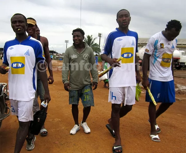 CDC: New stars se flingue une balle dans la jambe