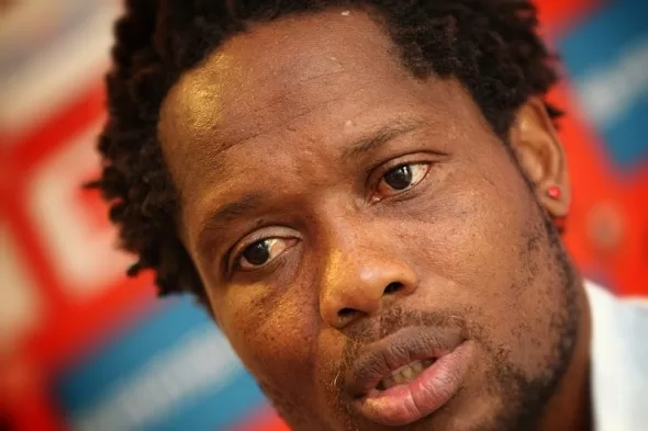 Jean II Makoun : Millionnaire et humble