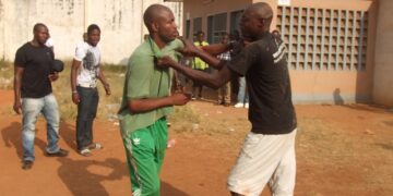 Bagarre entre un coach et un arbitre