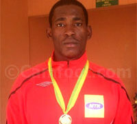 Le chèque de l’Homme du match à huis-clos