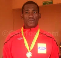 Le chèque de l’Homme du match à huis-clos