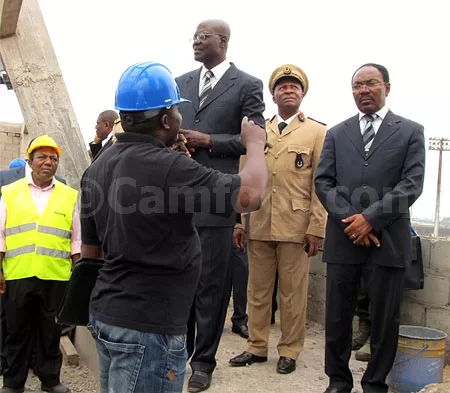 Gymnase de Douala : Adoum interrompt les travaux déjà interrompus