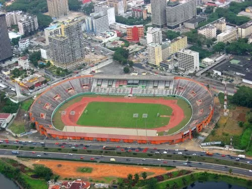 La Chronique de Léon Gwod: Vu des bords de la Lagune Ébrié…