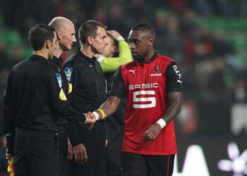 Kana-Biyik buteur (csc), Rennes dans le doute