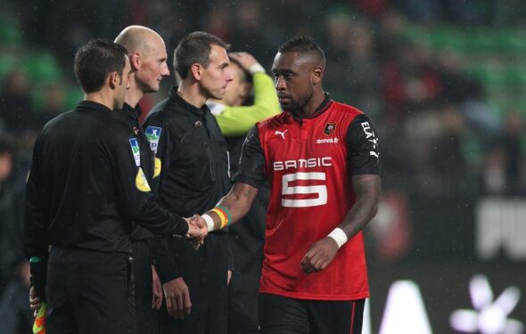 Kana-Biyik buteur (csc), Rennes dans le doute