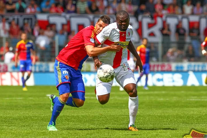 Suisse: Sion fait du sur place, Bâle en profite