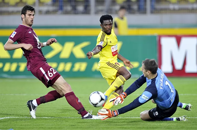 Eto’o tire Anji vers l’avant