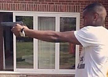 Divers: Bassong filmé avec un pistolet