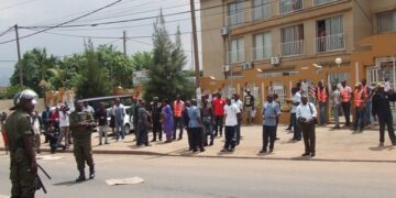 La route était barrée devant le siège de la Fécafoot