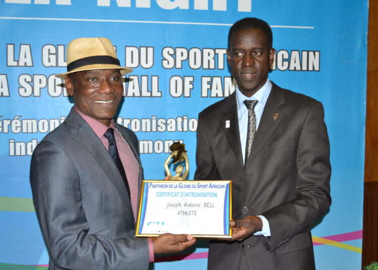 Bell intronisé au Panthéon de la Gloire du Sport Africain