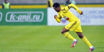 Russie: Anzhi veut réduire le salaire d&rsquo;Eto&rsquo;o fils